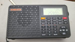 NEW XHDATA D-109WB test BBC World Service 25900 kHz Shortwave on Telescopic antenna