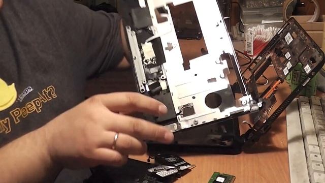 Все таки я решил разобрать нетбук HP Mini 210-1010NR смотреть онлайн