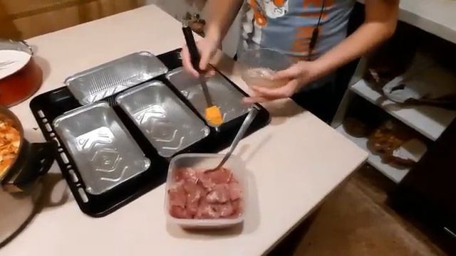 #учимсяготовить порционное жаркое в формочках.