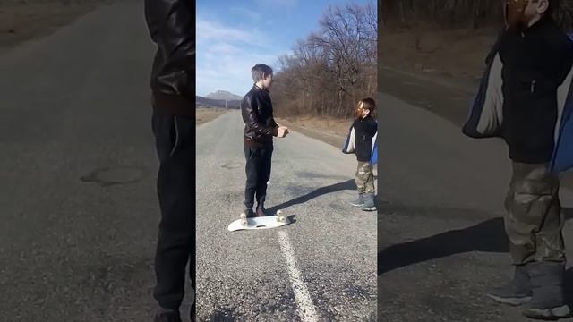 Мой брат показывает как кататься на скейте смотреть онлайн