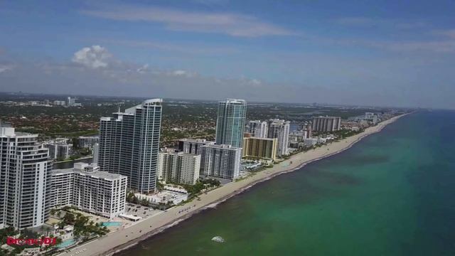 Near-miss video shows risk of flying drones in busy airspace as helicopter suddenly appears смотреть онлайн