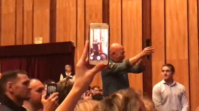 Александр Розенбаум «Рубашка нараспашку» Краснодар ноябрь 2017 Live с выходом в зал смотреть онлайн