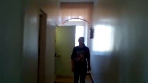 Пацан зашел в женский туалет