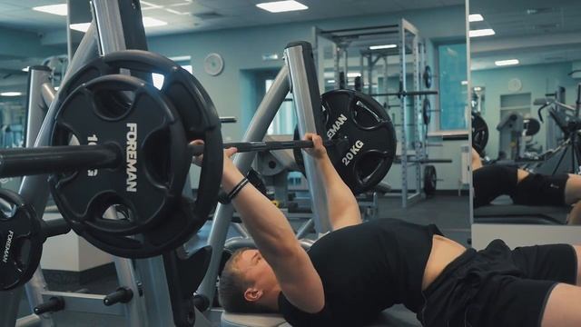 Урок N11. Жим штанги лежа. #пеликанкачаетгород смотреть онлайн