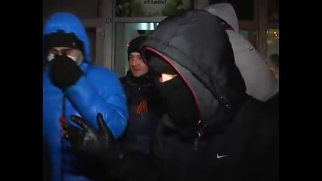 Защитники Харькова передают привет бандеровцам смотреть онлайн