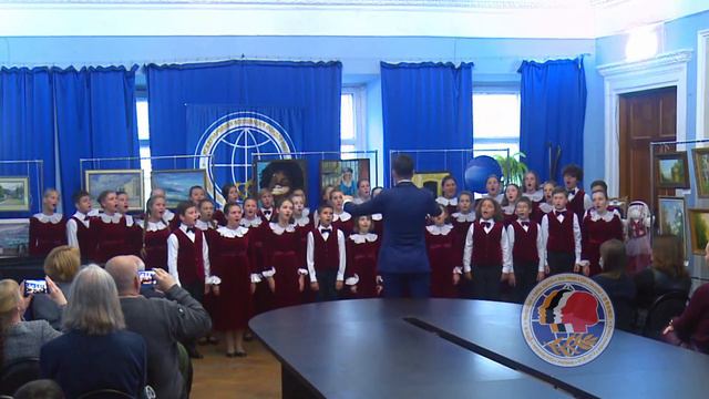 Музыка Исаака Дунаевского; слова Михаила Матусовского «Летите голуби». Большой детский хор смотреть онлайн