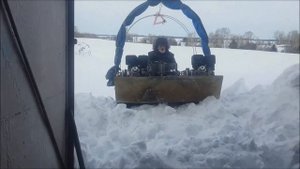 Грузовой вездеход на гусеницах из двух мото собак