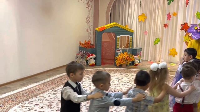 Осенний утренник в подготовительной группе «Колокольчики» смотреть онлайн