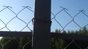 Сетка рабица, забор из сетки рабицы с воротами и калиткой.