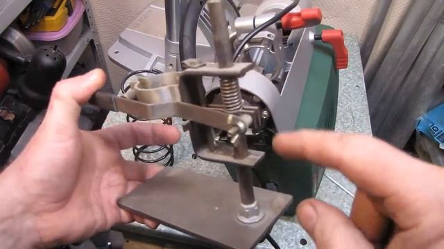 Настольный сверлильный BOSCH PBD 40 смотреть онлайн