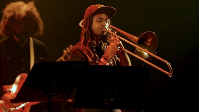 Live Tomba Orquestra - Errare Humanum Est смотреть онлайн