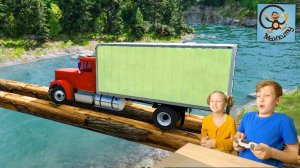 Дети и Машина. Диана и Даня едут на машинах по длинному мосту из брёвен. Манкиту