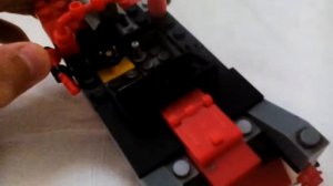Лоурайдер из Лего с работающей гидравликой.