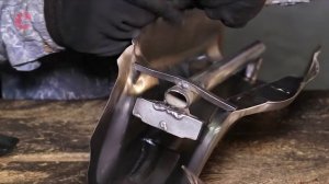 Как изготавливаются топливные баки для мотоциклов.mp4