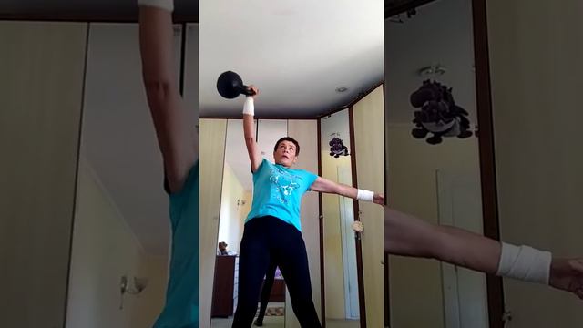 31 августа 2020 г. Соревновательное видео с гирей 10 кг. Рывок 120 раз смотреть онлайн