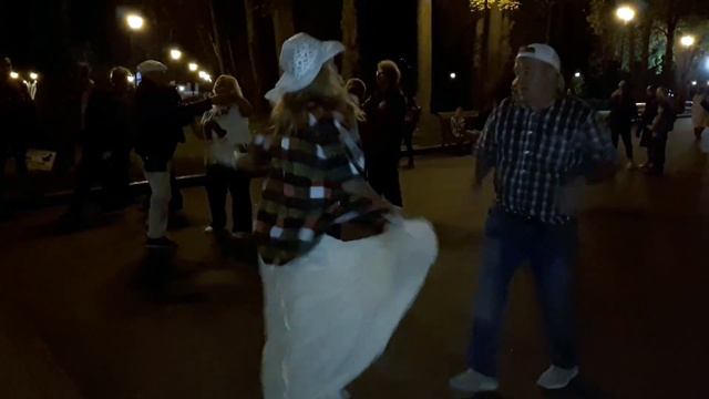 За глаза твои карие!!!Народные танцы,сад Шевченко,Харьков!!! смотреть онлайн