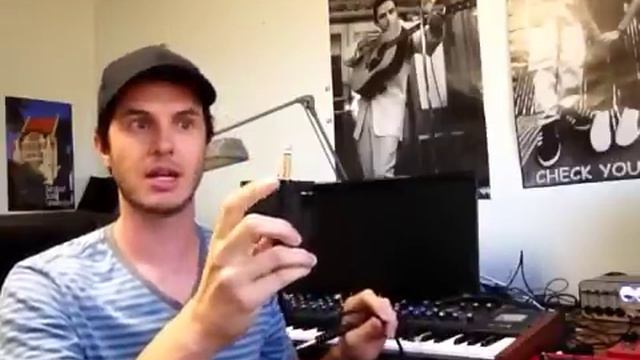 Connecting a keyboard to an audio interface смотреть онлайн