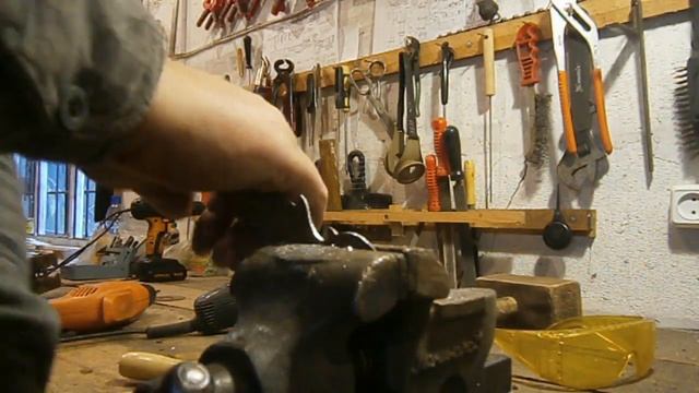 Подкосы центроплана. Выпуск 24. Постройка самолёта в сельских условиях. смотреть онлайн