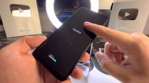 Что делать если телефон не выключается?