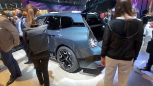 IAA 2021 - BMW iX EV SUV - Blue