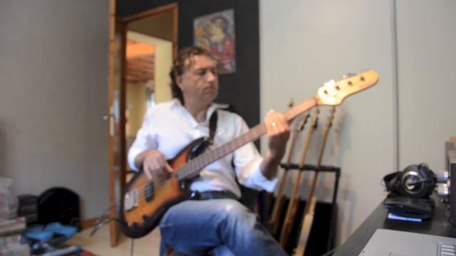 Basse Ibanez RS800 fretless смотреть онлайн