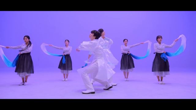 원어스(ONEUS) 'Same Scent' (Traditional ver.) Performance Video смотреть онлайн