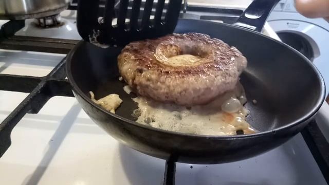 Простой бургер на завтрак за минуту. Простые рецепты. смотреть онлайн