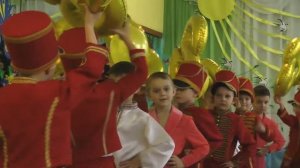 Вход на утренник к 8 Марта 2017 в старшей группе.Муз. рук. Харламова Т. Д