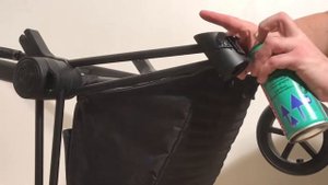 How to Lock / Unlock the Front Swivel Wheels on a Cybex Priam