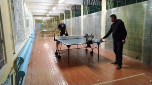 Игра с роботом в настольный теннис.