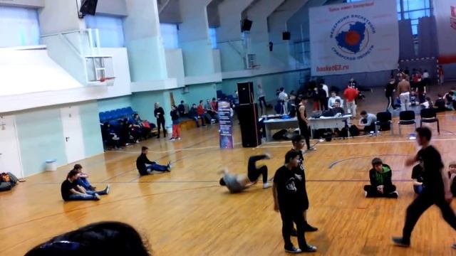 Брейк данс (разминка) смотреть онлайн