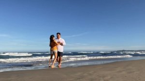 Dancing with my papi (basic kizomba)