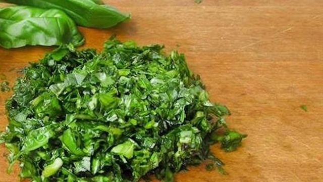 Голень индейки в рукаве в духовке