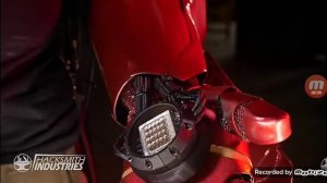 Крутой шлем железного человека.