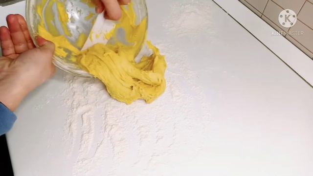 Песочное тесто на растительном масле.