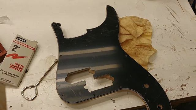 1 Minute Guitar: Trick for Cutting Pickguards смотреть онлайн
