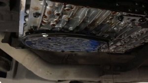 Mercedes w140. Смена масла АКПП 722.622. Снятие поддона с маслом.