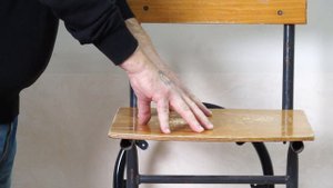 Тренировка пальцев, достаточно просто прихватить!