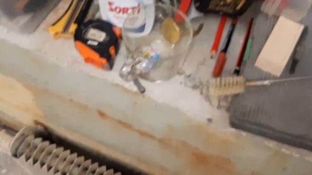 Как я мыла батарею конвектор. И немного продолбила для коммуникаций на балкон. смотреть онлайн