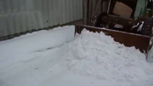 Самодельный минитрактор  из Уаза с отвалом.