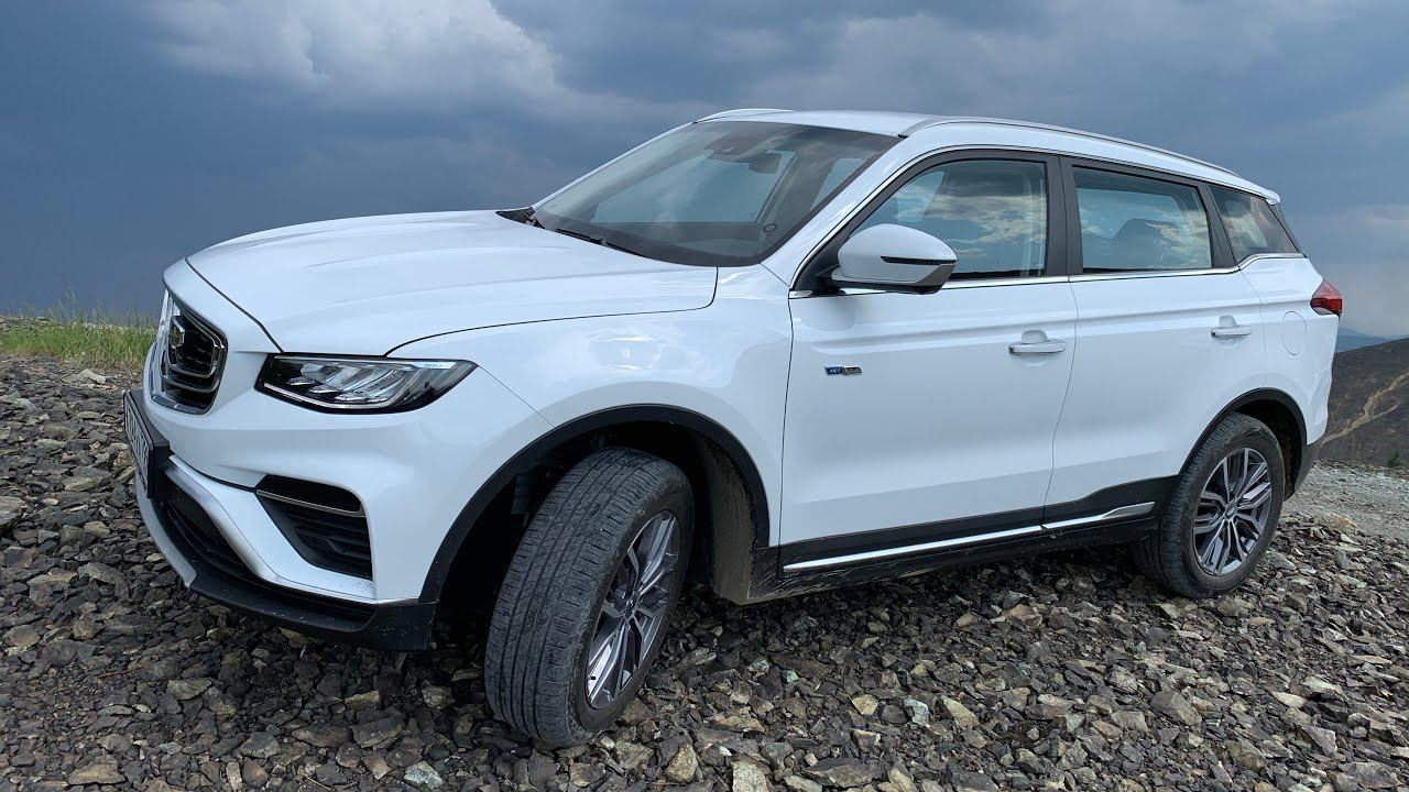 Geely Atlas Pro - в гору задним ходом / педаль в пол смотреть онлайн