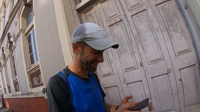 Индия: приехала Алина, ворота Мумбаи, отель Тадж Махал, католический храм [10 декабря 2022] смотреть онлайн