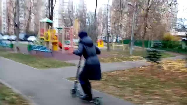 Как поднять переднее колесо на самокате. смотреть онлайн