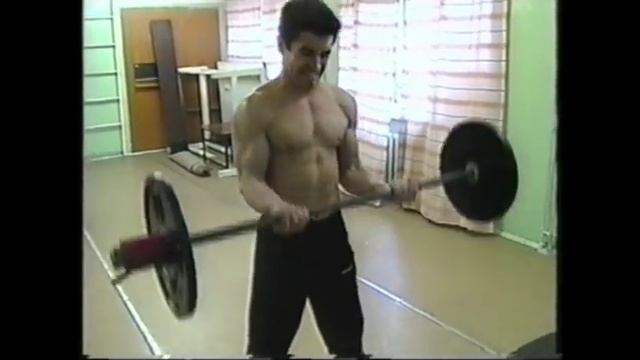 Johny в зале .... 18 лет назад смотреть онлайн