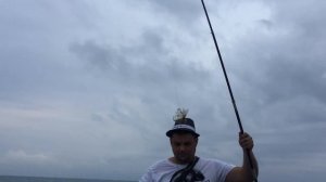 Рыбалка на черном море с берега.Ловим морского карася на донку. Ловля ласкиря в Абхазии.