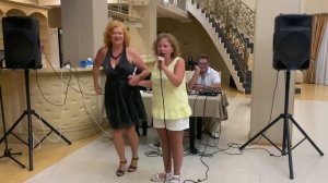 Евпатория California Hotel,Серафима поёт песню из репертуара Натальи Орейро Cambio dolor