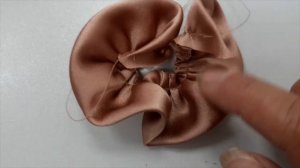 Украшение на платье. #платье #гипюр #цветыизткани