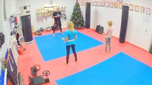 Тренировка в рамках подготовки к экзамену на пояс претенденты на 8 кю - синий пояс Аня, Алёна