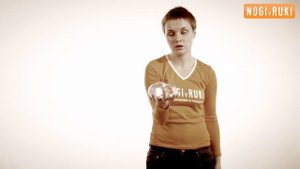 Контактное жонглирование. Три шара.