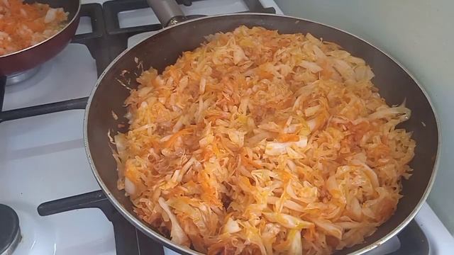КАПУСТА ТУШЕНАЯ С ТОМАТНОЙ ПАСТОЙ И ТЕФТЕЛИ В ДУХОВКЕ... ? вкусный обед.
